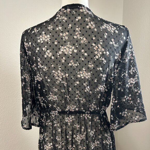 Women's Abercrombie and Fitch Sheer Floral Print Kimono Cover Up Size: M - Picture 5 of 10